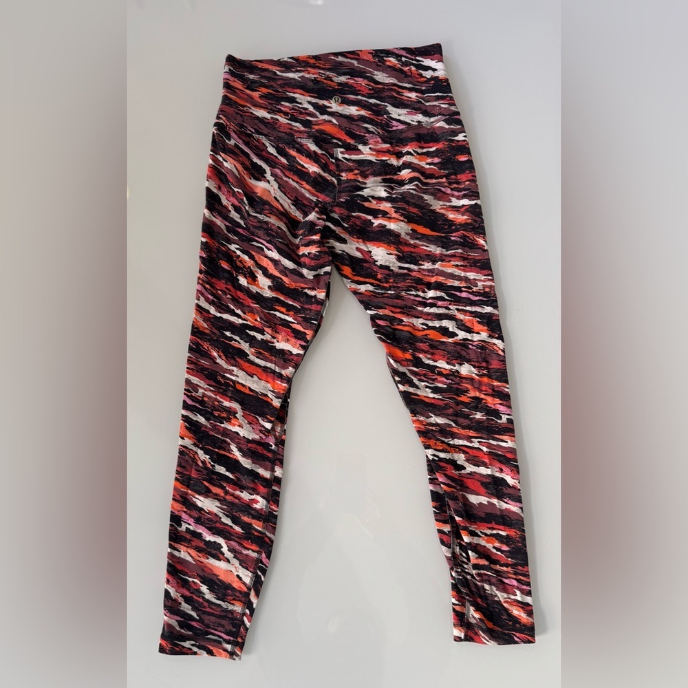 Lululemon Watercolor Camo Print High-Rise Leggings – Size 8